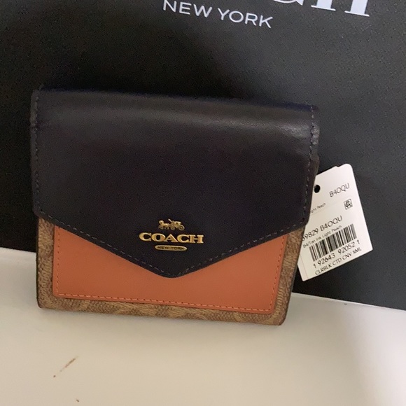 Coach Color. Block signature wallet B4 /Tab/Inj/Light Peach leather - Picture 3 of 11